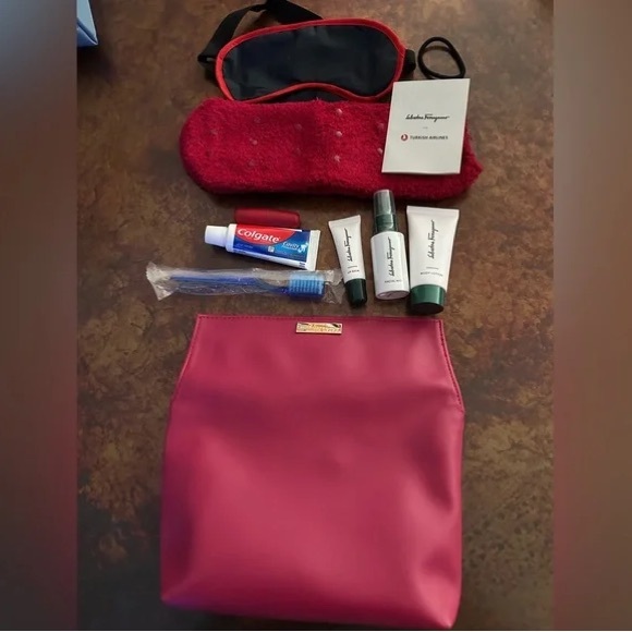 NEW Ferragamo Turkish Airlines Convivio First Class Pink Amenity Kit Clutch Bag - Picture 1 of 6